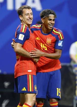 Football: 2026 World Cup Spain s Mikel Oyarzabal (L) celebrates with Lamine Yamal after scoring the team s third goal in the first half of a World Cup Group H football match against Saudi Arabia at Atlanta Stadium in Atlanta on June 21, 2026.  A14AA0005619759P
