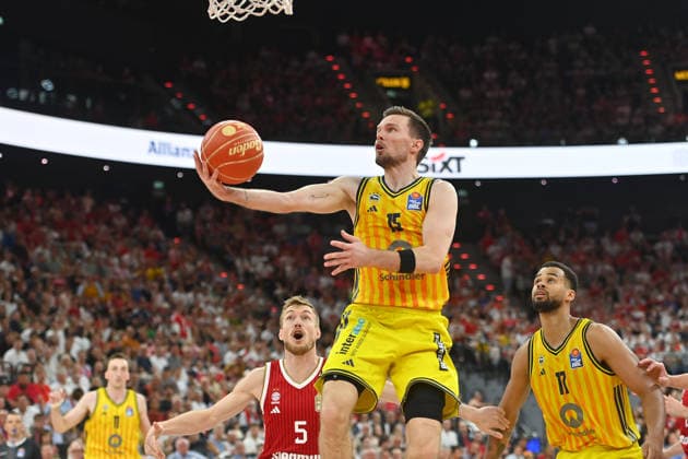 Martin HERMANNSSON (Berlin), Aktion. Basketball BBL,Saison 2025 2026 Play Off Finale Spiel 5, FC Bayern Muenchen - Alba Berlin 81-84 am 21.06.2026 S A P G A R D EN *** Martin HERMANNSSON, Berlin; BBL Basketball League, 2025–2026 Season, Playoff Finals, Game 5