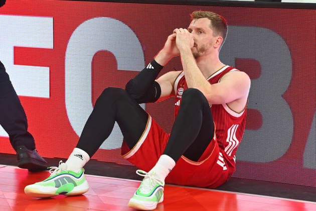 Andreas OBST (FCB), Enttaeuschung,Frust,enttaeuscht, frustriert,niedergeschlagen, Basketball BBL,Saison 2025 2026 Play Off Finale Spiel 5, FC Bayern Muenchen - Alba Berlin 81-84 am 21.06.2026 S A P G A R D EN *** Andreas OBST FCB, disappointment, frustration, disappointed, frustrated, dejected, Basketball BBL, 2025–2026 Season Playoff Finals Game 5, FC Bayern Munich vs. Alba Berlin 81–84 on June 21, 2026, SAP GARDEN,detected_source_language