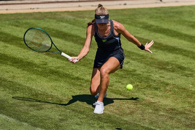 June 22, 2026, Bad Homburg, Hessen, Germany: Magdalena Frech of Poland returns with forehand to Naomi Osaka of Japan during the BAD HOMBURG OPEN powered by SOLARWATTT- WTA500 - Womens Tennis, 22.6.2026 in Bad Homburg (Tennis-Club Bad Homburg), Germany - Photo: Tennis 2026: Bad Hombug Open - WTA500: OSAKA 6:4 6:1 FRECH  - ZUMAs343 20260622_zsp_s343_042 Copyright: xMathiasxSchulzx