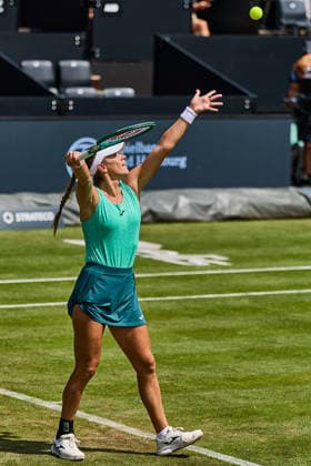 June 22, 2026, Bad Homburg, Hessen, Germany: Solana Sierra of Argentina serves to Qinwen Zheng of China during the BAD HOMBURG OPEN powered by SOLARWATTT- WTA500 - Womens Tennis, 22.6.2026 in Bad Homburg (Tennis-Club Bad Homburg), Germany - Photo: Tennis 2026: Bad Hombug Open - WTA500: SIERRA 5:7 5:4 ZHENG  - ZUMAs343 20260622_zsp_s343_052 Copyright: xMathiasxSchulzx