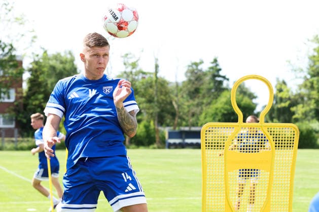 22.06.2026 Fussball, Herren, Regionalliga Nord, Trainingsauftakt BSV Kickers Emden Luc Ihorst (blau 14 BSV Kickers Emden) *** June 22, 2026 Soccer, Mens, Regionalliga Nord, First Training Session
