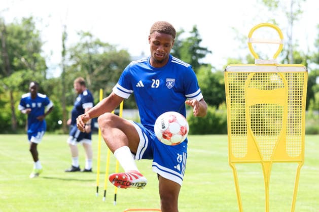 22.06.2026 Fussball, Herren, Regionalliga Nord, Trainingsauftakt BSV Kickers Emden Jubes Ticha (blau 29 BSV Kickers Emden) *** June 22, 2026 Soccer, Mens, Regionalliga Nord, First Training Session