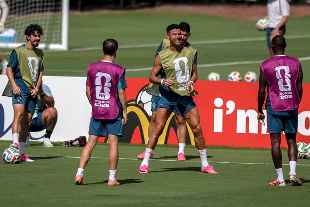 FIFA World Cup, WM, Weltmeisterschaft, Fussball 2026 - Portugal training Portugal s national soccer player Cristiano Ronaldo (C) attends a training session of the team in Palm Beach, Florida, USA, 22 June 2026. Portugal prepares for the upcoming FIFA World Cup 2026 match against Uzbekistan. Palm Beach Florida Estados Unidos  Copyright: xMIGUELxA.xLOPESx