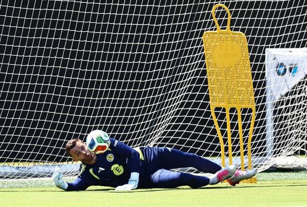 Angus Gunn of Scotland Scotland Training and press conference, PK, Pressekonferenz 2026 FIFA World Cup, WM, Weltmeisterschaft, Fussball Football, Atrium Health Performance Park, Charlotte, USA - 22 Jun 2026Charlotte Atrium Health Performance Park United States of America EDITORIAL USE ONLY No use with unauthorised audio, video, data, fixture lists, club league logos or live services. Online in-match use limited to 120 images, no video emulation. No use in betting, games or single club league player publications.  Copyright: xMichaelxZemanek Shutterstockx 16949461w