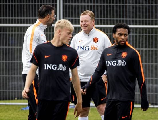 KANSAS CITY - Netherlands Assistant Ruud van Nistelrooij, Jan Paul van Hecke, Netherlands coach Ronald Koeman, and Quinten Timber during a training session of the Dutch national team, Nationalteam at the KC Current Training Facility on June 22, 2026, in Kansas City. The Dutch national team is preparing for the match against Tunisia at the FIFA World Cup, WM, Weltmeisterschaft, Fussball KOEN VAN WEEL ANP xVIxANPxSportx xxANPxIVx 561670091 originalFilename: 561670091.jpg
