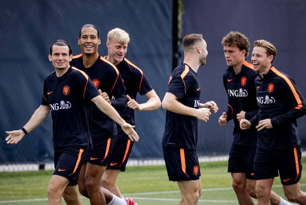 KANSAS CITY - Marten de Roon (of the Netherlands), Virgil van Dijk (of the Netherlands), Jan Paul van Hecke (of the Netherlands), Teun Koopmeiners (of the Netherlands), Mats Wieffer (of the Netherlands), and Frenkie de Jong (of the Netherlands) during a training session of the Dutch national team, Nationalteam at the KC Current Training Facility on June 22, 2026, in Kansas City. The Dutch national team is preparing for the match against Tunisia at the FIFA World Cup, WM, Weltmeisterschaft, Fussball ROBIN VAN LONKHUIJSEN ANP xVIxANPxSportx xxANPxIVx 561670896 originalFilename: 561670896.jpg