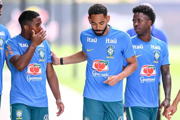 Endrick (Brazil), Matheus Cunha (Brazil) and Vinicius Junior (Brazil) gestures during the Brazil training session at Columbia Park Training Facility on June 22, 2026 in Morristown, New Jersey. (Photo by Harry Langer DeFodi Images) - *** Endrick Brazil, Matheus Cunha Brazil, and Vinicius Junior Brazil gesturing during the Brazil training session at Columbia Park Training Facility on June 22, 2026, in Morristown, New Jersey. Photo by Harry Langer, DeFodi Images,detected_source_language