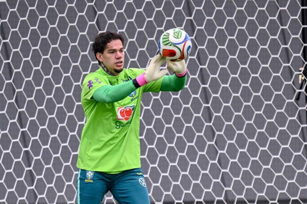 goalkeeper Ederson (Brazil) controls the Ball during the Brazil training session at Columbia Park Training Facility on June 22, 2026 in Morristown, New Jersey. (Photo by Harry Langer DeFodi Images) - *** Goalkeeper Ederson of Brazil controls the ball during a Brazil training session at Columbia Park Training Facility on June 22, 2026, in Morristown, New Jersey. Photo by Harry Langer, DeFodi Images,detected_source_language