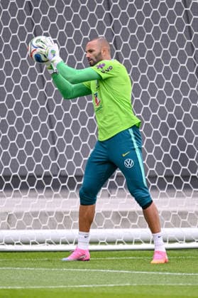 goalkeeper Weverton (Brazil) controls the Ball during the Brazil training session at Columbia Park Training Facility on June 22, 2026 in Morristown, New Jersey. (Photo by Harry Langer DeFodi Images) - *** Goalkeeper Weverton of Brazil controls the ball during a Brazil training session at Columbia Park Training Facility on June 22, 2026, in Morristown, New Jersey. Photo by Harry Langer, DeFodi Images,detected_source_language