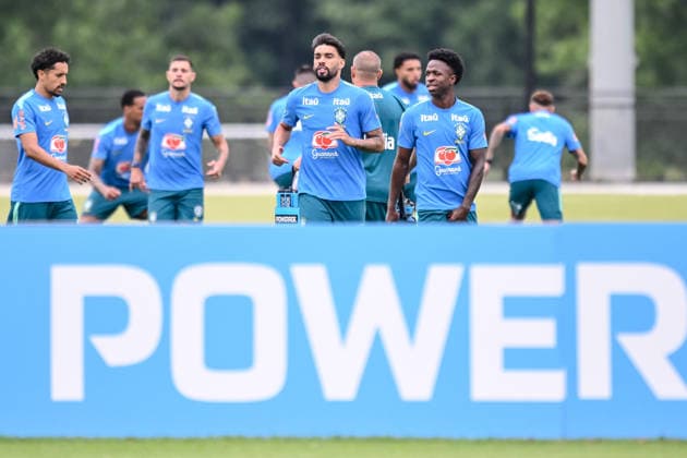 Casemiro (Brazil), Lucas Paqueta (Brazil) and Vinicius Junior (Brazil) Looks on during the Brazil training session at Columbia Park Training Facility on June 22, 2026 in Morristown, New Jersey. (Photo by Harry Langer DeFodi Images) - *** Casemiro (Brazil), Lucas Paquetá (Brazil), and Vinicius Júnior (Brazil) watch during the Brazil training session at Columbia Park Training Facility on June 22, 2026, in Morristown, New Jersey. Photo by Harry Langer, DeFodi Images,detected_source_language