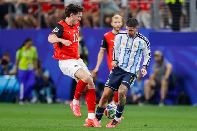 DALLAS, 22-06-2026, Dallas AT&T Stadium, World Cup 2026 Match between Argentina and Austria. Picture shows Austria player Michael Gregoritsch and Argentina player Rodrigo De Paul Argentina - Austria (World Cup 2026)  x204557626x Copyright: