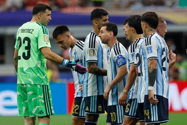 Argentina s Leo Messi (C) reacts during a FIFA World Cup, WM, Weltmeisterschaft, Fussball 2026 soccer match between Argentina and Austria in Arlington, Texas (United States), 22 June 2026. Argentina vs Austria !ACHTUNG: NUR REDAKTIONELLE NUTZUNG!  Copyright: xMariscalx GRAF3474 20260622-55020676329_1