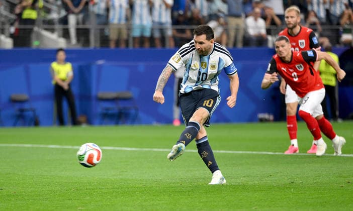 Fussball FIFA WM 2026 Vorrunde Gruppe J in Dallas Argentinien - Oesterreich 22.06.2026 Lionel Messi (Argentinien) verschoss den Elfer, Elfmeter verschossen *** Soccer