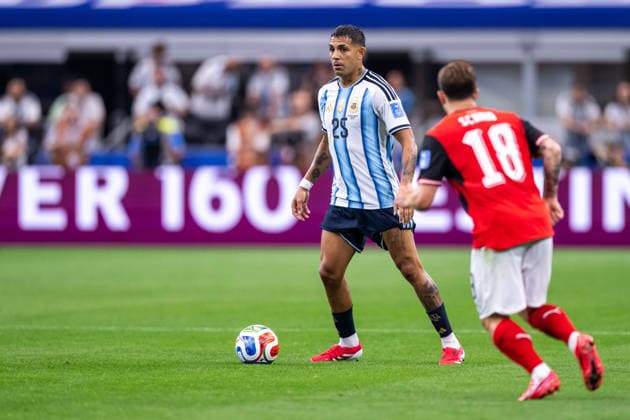 260622 Facundo Medina of Argentina during the FIFA World Cup, WM, Weltmeisterschaft, Fussball 2026 football match between Argentina and Austria on June 22, 2026 in Dallas. Photo: Ludvig Thunman BILDBYRAN kod LT LT0807 fotboll football soccer fotball vm fotbolls-vm fotball-vm fotbolls-vm 2026 fifa world cup 2026 day 12 bbeng *** 260622 Facundo Medina of Argentina during the 2026 FIFA World Cup soccer match between Argentina and Austria on June 22, 2026 in Dallas. Photo by Ludvig Thunman. BILDBYRAN code LT LT0807 soccer football fotball World Cup soccer World Cup 2026 FIFA World Cup 2026 Day 12 bbeng,detected_source_language  Copyright: LUDVIGxTHUNMAN BB260622LT075