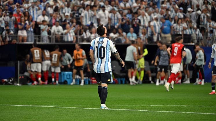 Fußball, Herren, FIFA World Cup, WM, Weltmeisterschaft, Fussball 2026, Spiel in Dallas (Gruppe J, 2. Spieltag), Argentinien - Österreich, Lionel Messi (Argentinien) Enttäuschung nach verschossenem Elfmeter, 22.06. 2026, *** Soccer, Mens, 2026 FIFA World Cup, Match in Dallas, Group J, Matchday 2, Argentina vs. Austria, Lionel Messi Copyright: xMatthiasxKochx