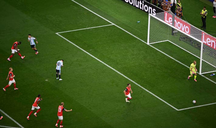 (260623) -- DALLAS, June 23, 2026 -- Lionel Messi (C) of Argentina reacts as he misses a penalty kick during the group J match between Argentina and Austria at the 2026 FIFA World Cup, WM, Weltmeisterschaft, Fussball at Dallas Stadium in Dallas, the United States, June 22, 2026. ) (SP)U.S.-DALLAS-FOOTBALL-FIFA WORLD CUP-GROUP J-ARG VS AUT WuxXiaoling 