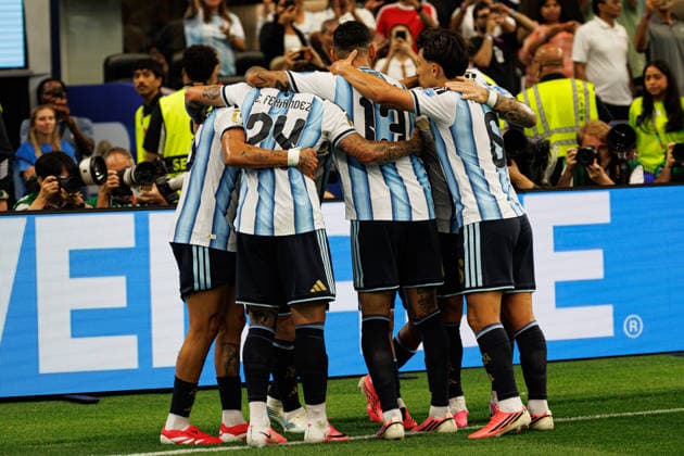 Lionel Messi and players of Argentina seen celebrating after scoring goal during FIFA World Cup, WM, Weltmeisterschaft, Fussball 2026 game between national teams of Argentina and Austria (Grzegorz Wajda Ball Raw Images) Arlington Dallas Stadium USA Copyright: xGrzegorzxWajdax grzegorzwajda_argentina_austria_2526_2-3-2