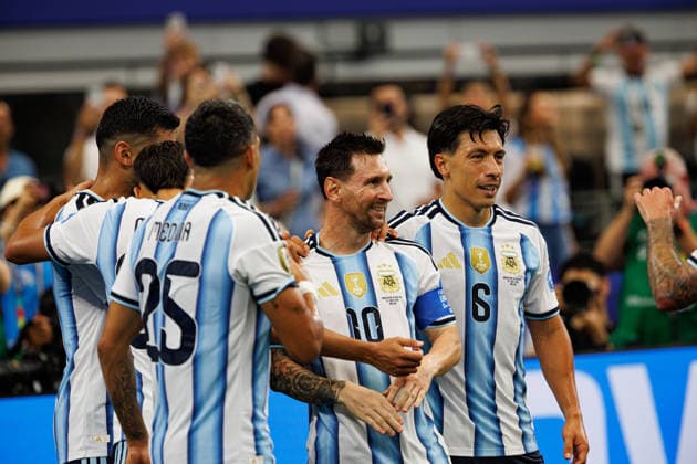 Lionel Messi and players of Argentina seen celebrating after scoring goal during FIFA World Cup, WM, Weltmeisterschaft, Fussball 2026 game between national teams of Argentina and Austria (Grzegorz Wajda Ball Raw Images) Arlington Dallas Stadium USA Copyright: xGrzegorzxWajdax grzegorzwajda_argentina_austria_2526_2-4-2