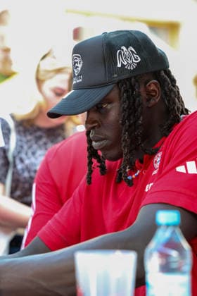 Wenyen Gabriel (FC Bayern Basketball, 32) unterschreibt Autogrammkarten, GER, FC Bayern Basketball, Saisonabschluss Fan-Fest, Saison 2025 2026, 22.06.2026, GER, FC Bayern Basketball, Saisonabschluss Fan-Fest, Saison 2025 2026, 22.06.2026 Muenchen *** Wenyen Gabriel, FC Bayern Basketball, 32, signs autograph cards, GER, FC Bayern Basketball, End-of-Season Fan Fest, 2025–2026 season, June 22, 2026, GER, FC Bayern Basketball, End-of-Season Fan Fest, 2025–2026 season, June 22, 2026, Munich,detected_source_language Copyright: xEibner-Pressefoto JennixMaulx EP_JML