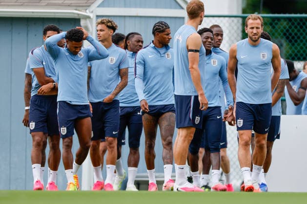 England s Harry Kane (R) attends a training session of the team in Kansas, USA, 22 June 2026. England s training session !ACHTUNG: NUR REDAKTIONELLE NUTZUNG!  Copyright: xJUANxIGNACIOxRONCORONIx GRAF3378 20260622-55020676722_1