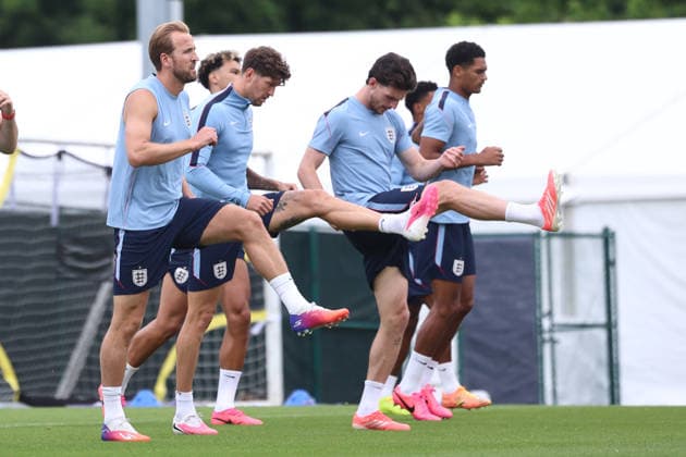 England s Harry Kane (L) attends a training session of the team in Kansas, USA, 22 June 2026. England s training session !ACHTUNG: NUR REDAKTIONELLE NUTZUNG!  Copyright: xJUANxIGNACIOxRONCORONIx GRAF3380 20260622-55020676732_1