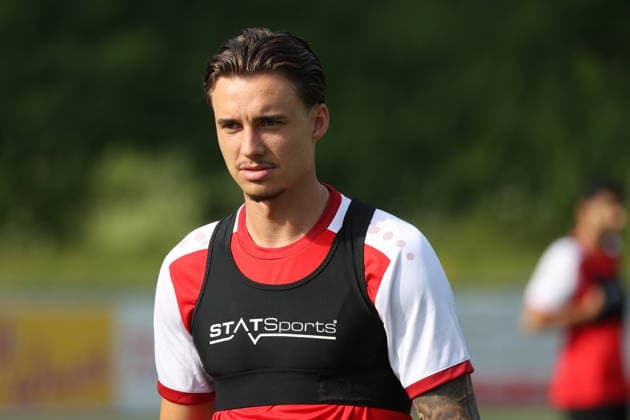 Dustin Willms (SI) Trainingsauftakt der Sportfreunde Siegen zur Saison 2026 2027 im Leimbachstadion auf dem Kunstrasenplatz. Fussball Regionalliga West, Trainingsauftakt, Sportfreunde Siegen, am 22.06.2026 in Siegen Deutschland. *** Dustin Willms