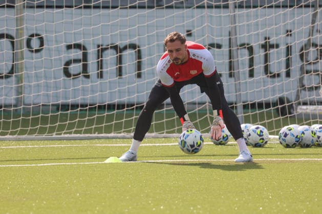 Torwart Marcel Johnen (SI) Trainingsauftakt der Sportfreunde Siegen zur Saison 2026 2027 im Leimbachstadion auf dem Kunstrasenplatz. Fussball Regionalliga West, Trainingsauftakt, Sportfreunde Siegen, am 22.06.2026 in Siegen Deutschland. *** Goalkeeper Marcel Johnen