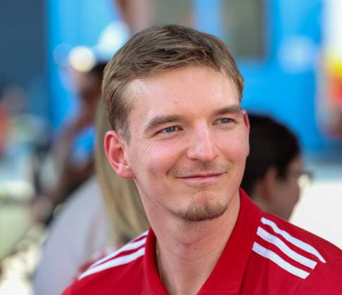 Justuz Hollatz (FC Bayern Basketball, 21) lacht, GER, FC Bayern Basketball, Saisonabschluss Fan-Fest, Saison 2025 2026, 22.06.2026, GER, FC Bayern Basketball, Saisonabschluss Fan-Fest, Saison 2025 2026, 22.06.2026 Muenchen *** Justuz Hollatz FC Bayern Basketball, 21 laughs, GER, FC Bayern Basketball, End-of-Season Fan Fest, 2025–2026 Season, June 22, 2026, GER, FC Bayern Basketball, End-of-Season Fan Fest, 2025–2026 Season, June 22, 2026, Munich,detected_source_language Copyright: xEibner-Pressefoto JennixMaulx EP_JML