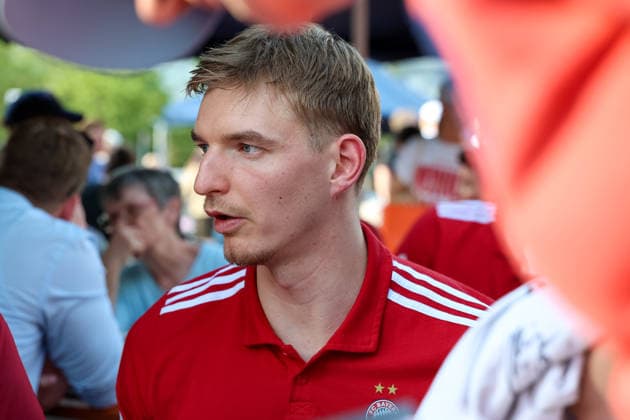 Justuz Hollatz (FC Bayern Basketball, 21), GER, FC Bayern Basketball, Saisonabschluss Fan-Fest, Saison 2025 2026, 22.06.2026, GER, FC Bayern Basketball, Saisonabschluss Fan-Fest, Saison 2025 2026, 22.06.2026 Muenchen *** Justuz Hollatz FC Bayern Basketball, 21, GER, FC Bayern Basketball, End-of-Season Fan Fest, 2025–2026 Season, June 22, 2026, GER, FC Bayern Basketball, End-of-Season Fan Fest, 2025–2026 Season, June 22, 2026, Munich,detected_source_language Copyright: xEibner-Pressefoto JennixMaulx EP_JML