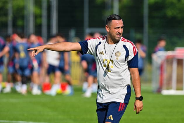 Trainingsauftakt FC Bayern München II; 22.06.2026 MÜNCHEN, GERMANY - 22. June: im Bild Babak KEYHANFAR CO-Trainer FC Bayern München II beim Trainingsauftakt der kleinen Bayern *** FC Bayern Munich II Kicks Off Training Season on June 22, 2026, in Munich, Germany. Pictured Copyright: xBEAUTIFULxSPORTS Goldbergx