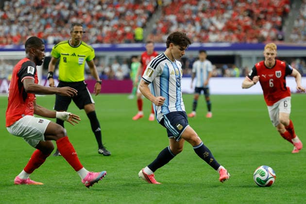 Argentina s Julian Alvarez in action during a FIFA World Cup, WM, Weltmeisterschaft, Fussball 2026 soccer match between Argentina and Austria in Arlington, Texas (United States), 22 June 2026. Argentina vs Austria !ACHTUNG: NUR REDAKTIONELLE NUTZUNG!  Copyright: xMariscalx GRAF3560 20260622-55020677230_1
