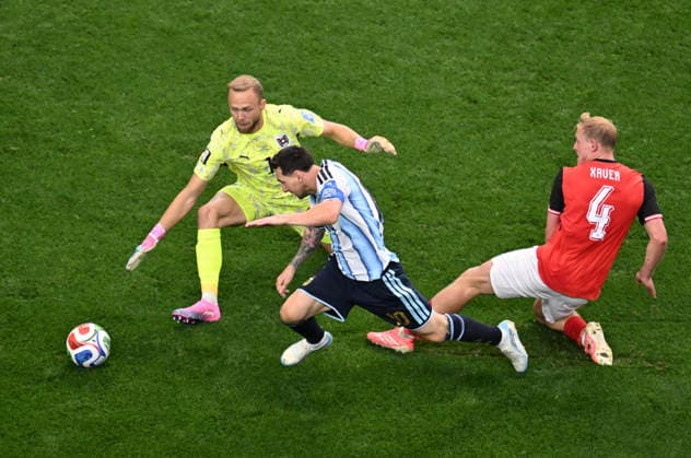 (260623) -- DALLAS, June 23, 2026 -- Lionel Messi (C) of Argentina breaks through during the group J match between Argentina and Austria at the 2026 FIFA World Cup, WM, Weltmeisterschaft, Fussball at Dallas Stadium in Dallas, the United States, June 22, 2026. ) (SP)U.S.-DALLAS-FOOTBALL-FIFA WORLD CUP-GROUP J-ARG VS AUT WuxXiaoling 