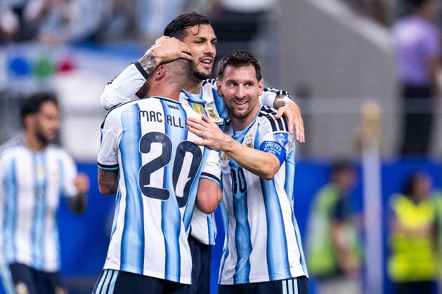 260622 Alexis Mac Allister, Leandro Paredes and Lionel Messi of Argentina celebrate after the FIFA World Cup, WM, Weltmeisterschaft, Fussball 2026 football match between Argentina and Austria on June 22, 2026 in Dallas. Photo: Ludvig Thunman BILDBYRAN kod LT LT0807 fotboll football soccer fotball vm fotbolls-vm fotball-vm fotbolls-vm 2026 fifa world cup 2026 day 12 bbeng jubel *** June 22, 2026  Copyright: LUDVIGxTHUNMAN BB260622LT128