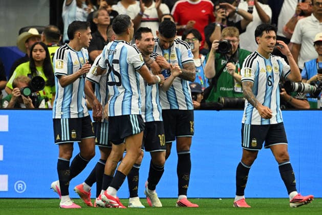 Argentina v Austria: Group J - FIFA World Cup, WM, Weltmeisterschaft, Fussball 2026 Lionel Messi of Argentina scores his team s first goal during the FIFA World Cup Group J match between Argentina and Austria at Dallas Stadium, Dallas, on June 22, 2026. Dallas Texas United States  Copyright: xMIxNewsx originalFilename:fletcher-argentin260622_nptf7.jpg