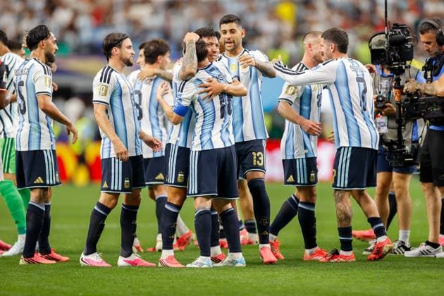 DALLAS, 22-06-2026, Dallas AT&T Stadium, World Cup 2026 Match between Argentina and Austria. Picture shows Argentina player Lionel Messi after the match with Argentina player Lisandro Martinez Argentina - Austria (World Cup 2026)  x204559838x Copyright: