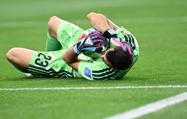 (260623) -- DALLAS, June 23, 2026 -- Goalkeeper Emiliano Martinez of Argentina makes a save during the group J match between Argentina and Austria at the 2026 FIFA World Cup, WM, Weltmeisterschaft, Fussball at Dallas Stadium in Dallas, the United States, June 22, 2026. ) (SP)U.S.-DALLAS-FOOTBALL-FIFA WORLD CUP-GROUP J-ARG VS AUT ChengxMin 