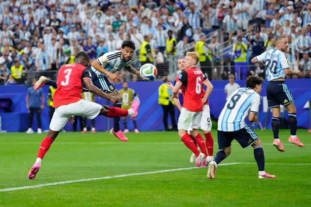 June 22, 2026, Arlington, Texas, United States: Nico Gonzalez of Argentina in action during the FIFA World Cup, WM, Weltmeisterschaft, Fussball 2026 Group J match between Argentina and Austria at Dallas Stadium on June 22, 2026 in Arlington, Texas. Argentina V Austria: Group J - FIFA World Cup 2026  - ZUMAa181 20260622_zaa_a181_096 Copyright: xJosexBretonx
