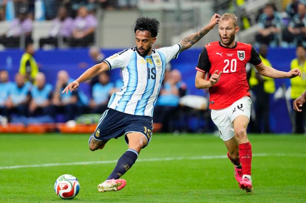 June 22, 2026, Arlington, Texas, United States: Nico Gonzalez of Argentina kicks the ball during the FIFA World Cup, WM, Weltmeisterschaft, Fussball 2026 Group J match between Argentina and Austria at Dallas Stadium on June 22, 2026 in Arlington, Texas. Arlington United States - ZUMAa181 20260622_zaa_a181_101 Copyright: xJosexBretonx