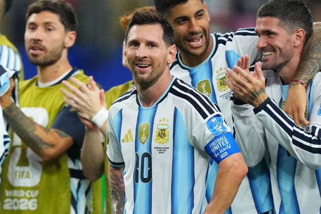 FIFA World Cup, WM, Weltmeisterschaft, Fussball 2026 - Group J - Argentina vs Austria Lionel Messi of Argentina celebrates with teammates after winning the FIFA World Cup 2026 group stage match Argentina against Austria, in Dallas, USA, 22 June 2026. DALLAS United States  Copyright: xJEFFREYxMCWHORTERx