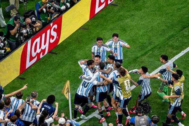 DALLAS - The players of Argentina celebrate Lionel Messi s 2-0 goal of Argentina during the 2026 World Cup at AT&T Stadium on June 22, 2026, in Dallas, United States. (Photo by Stefan Koops EYE4IMAGES DeFodi Images) - *** DALLAS