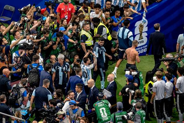 DALLAS - Lionel Messi of Argentina leaves the field through a hedge of photographers during the 2026 World Cup at AT&T Stadium on June 22, 2026, in Dallas, United States. (Photo by Stefan Koops EYE4IMAGES DeFodi Images) - *** DALLAS