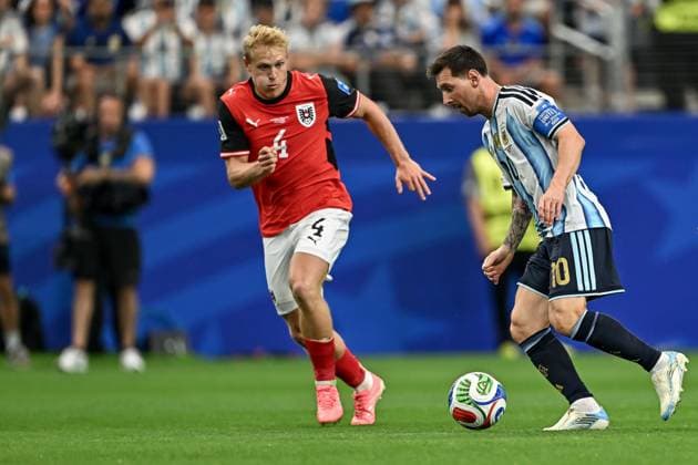 Messi leads Argentina into World Cup knockout stage DALLAS, TEXAS, UNITED STATES JUNE 22: Lionel Messi ( 10) of Argentina in action during the FIFA World Cup, WM, Weltmeisterschaft, Fussball 2026 Group J match between Argentina and Austria at Dallas Stadium in Dallas, Texas, United States, on June 22, 2026. Argentina defeated Austria 2-0 to qualify for the knockout stage. Dallas United States of America Copyright: x xwalidxibrahimx xJNAxPressx