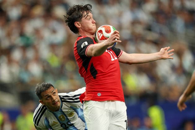 ARLINGTON, TX - JUNE 22: Michael Gregoritsch 11 of Austria controls the ball off his chest in the box during the FIFA World Cup, WM, Weltmeisterschaft, Fussball 2026 Group J match between Argentina and Austria on June 22, 2026, at Dallas Stadium in Dallas, Texas. (Photo by David Buono Icon Sportswire) SOCCER: JUN 22 FIFA World Cup 26 Group J - Argentina vs Austria EDITORIAL USE ONLY Icon260622052
