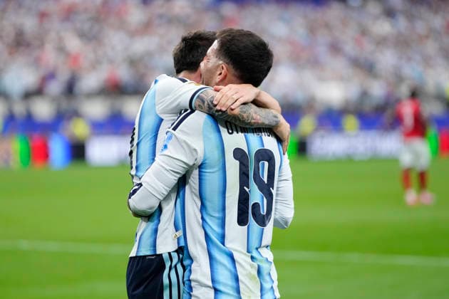Argentina v Austria: Group J - FIFA World Cup, WM, Weltmeisterschaft, Fussball 2026 Lionel Messi of Argentina celebrates after scoring his team s second goal with teammate Nicolas Otamendi of Argentina during the FIFA World Cup 2026 Group J match between Argentina and Austria at Dallas Stadium on June 22, 2026 in Arlington, Texas. Arlington TX United States  Copyright: xJosexBretonx originalFilename:bretonhernandez-argentin260622_npuFJ.jpg