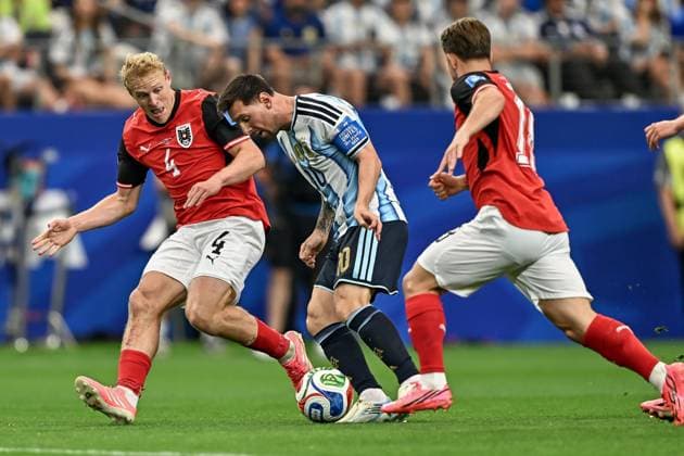 Messi leads Argentina into World Cup knockout stage DALLAS, TEXAS, UNITED STATES JUNE 22: Lionel Messi ( 10) of Argentina in action during the FIFA World Cup, WM, Weltmeisterschaft, Fussball 2026 Group J match between Argentina and Austria at Dallas Stadium in Dallas, Texas, United States, on June 22, 2026. Argentina defeated Austria 2-0 to qualify for the knockout stage. Dallas United States of America Copyright: x xwalidxibrahimx xJNAxPressx