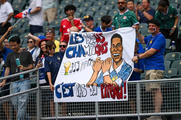 June 22, 2026, Philadelphia, Pennsylvania, United States: Fans in the stands pregame between France and Iraq during the group I World Cup match at Philadelphia Stadium Philadelphia United States - ZUMArf1_ 20260622_zaf_rf1_003 Copyright: xRickyxFitchettx