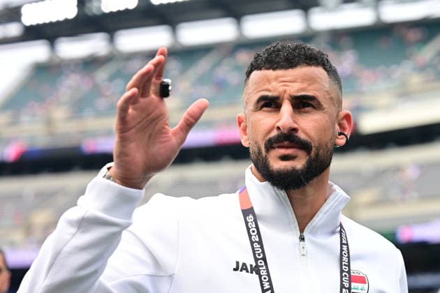 France v Iraq - FIFA World Cup, WM, Weltmeisterschaft, Fussball 2026 - Group I PHILADELPHIA, UNITED STATES - JUNE 22: Aymen Hussein of Iraq greets the fans prior the 2026 FIFA World Cup First Stage Group I match between France and Iraq at Lincoln Financial Field (Philadelphia Stadium) in Philadelphia, Pennsylvania, United States on June 22, 2026. Abdulhamid Hosbas Anadolu Pennsylvania United States. Editorial use only. Please get in touch for any other usage.  Copyright: x2026xAnadoluxAbdulhamidxHosbasx
