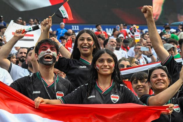 PHILADELPHIA, PA - JUNE 22: Iraq fans are shown before the FIFA World Cup, WM, Weltmeisterschaft, Fussball 2026 Group I match between France and Iraq on June 22nd, 2026 at Philadelphia Stadium in Philadelphia, PA.(Photo by Terence Lewis Icon Sportswire) SOCCER: JUN 22 FIFA World Cup 26 Group I - France vs Iraq EDITORIAL USE ONLY Icon260622001