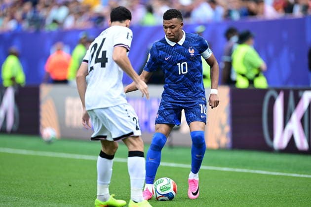 France v Iraq - FIFA World Cup, WM, Weltmeisterschaft, Fussball 2026 - Group I PHILADELPHIA, UNITED STATES - JUNE 22: Kylian Mbappe (10) of France in action during the 2026 FIFA World Cup First Stage Group I match between France and Iraq at Lincoln Financial Field (Philadelphia Stadium) in Philadelphia, Pennsylvania, United States on June 22, 2026. Abdulhamid Hosbas Anadolu Pennsylvania United States. Editorial use only. Please get in touch for any other usage.  Copyright: x2026xAnadoluxAbdulhamidxHosbasx
